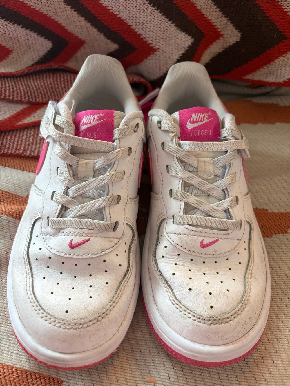 Nike Kids White and Pink Low-Top Sneakers